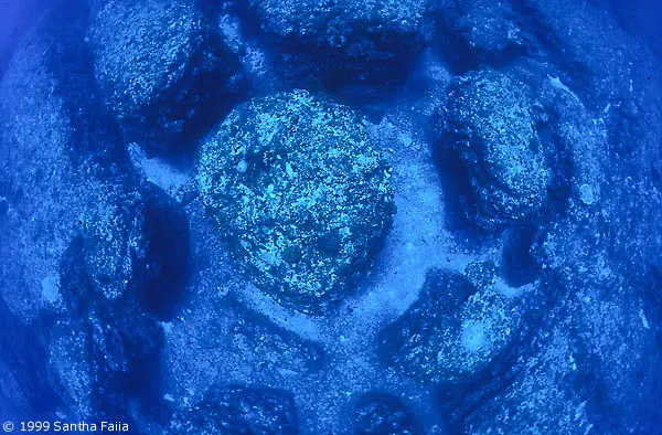 Rare Photography of Mysterious Underwater Ruins of Japan